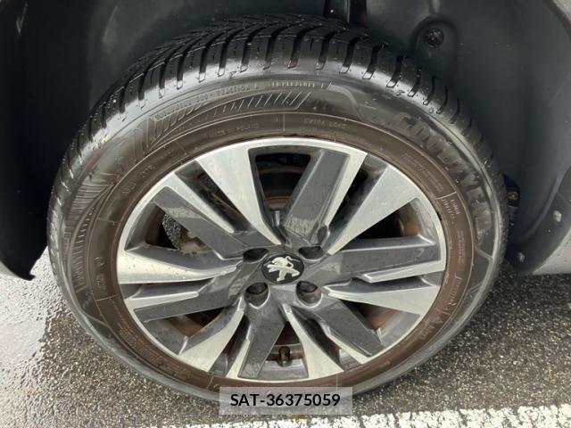 Peugeot 2008 2017-10 7329279-9