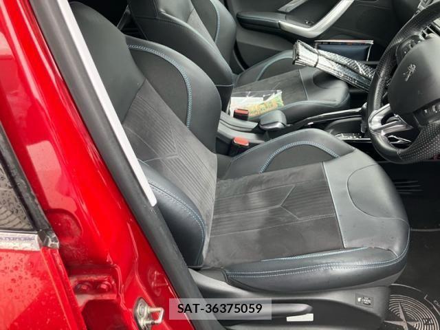 Peugeot 2008 2017-10 7329279-15