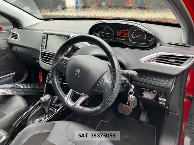 Peugeot 2008 2017-10 7329279-16