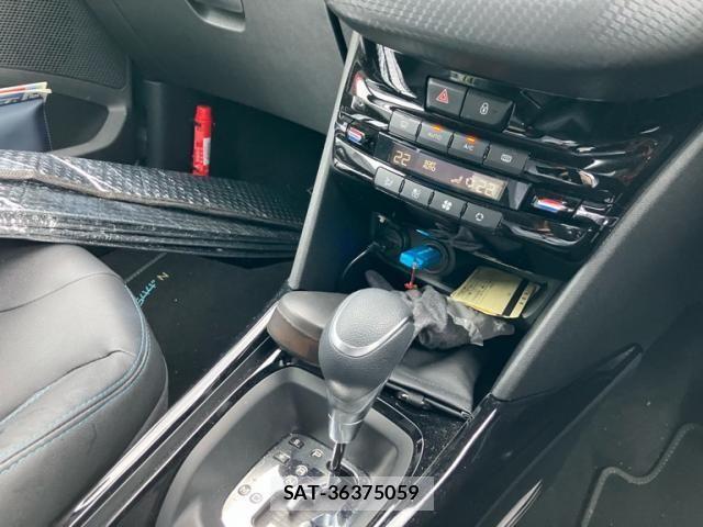 Peugeot 2008 2017-10 7329279-19