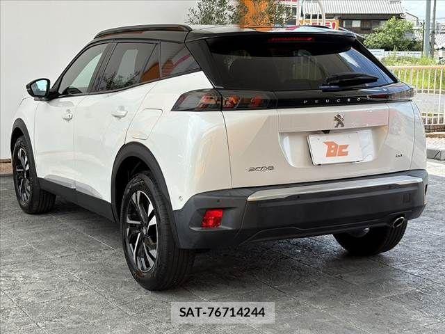 Peugeot 2008 2023-03 7359275-12