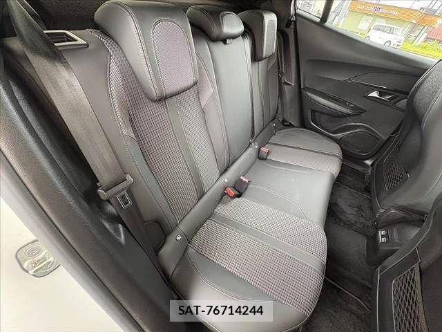 Peugeot 2008 2023-03 7359275-17