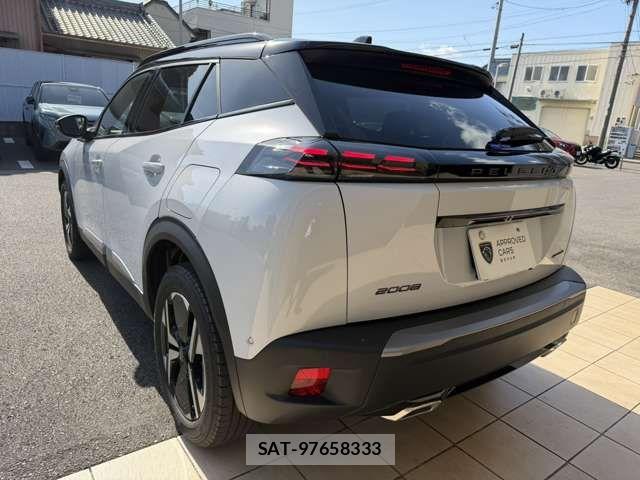 Peugeot 2008 2023-07 7456726-10