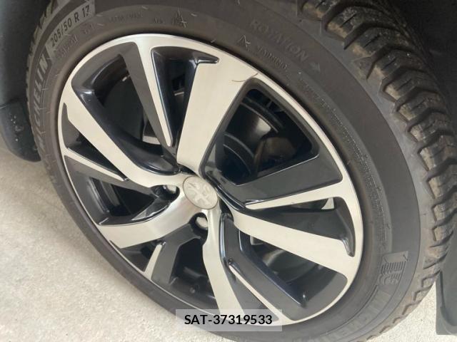 Peugeot 2008 2018-07 7502198-7
