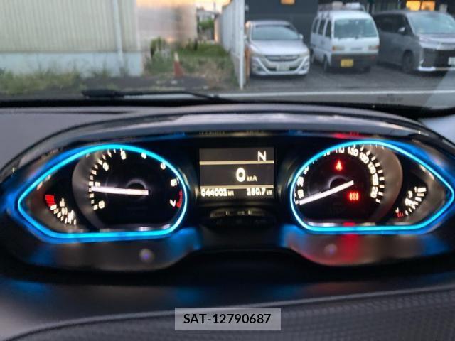 Peugeot 2008 2015-07 7562631-13