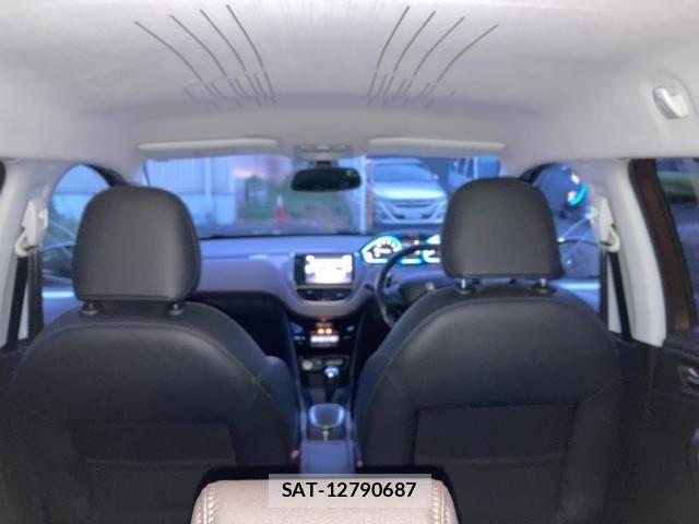 Peugeot 2008 2015-07 7562631-19