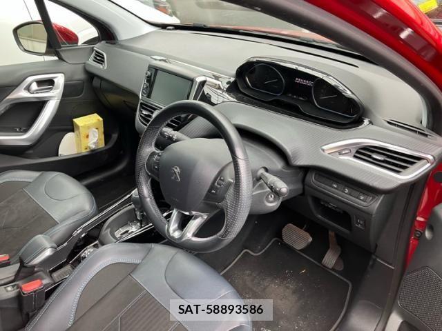 Peugeot 2008 2018-02 7619146-11
