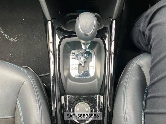 Peugeot 2008 2018-02 7619146-19