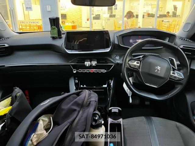 Peugeot 2008 2021-06 7619144-15