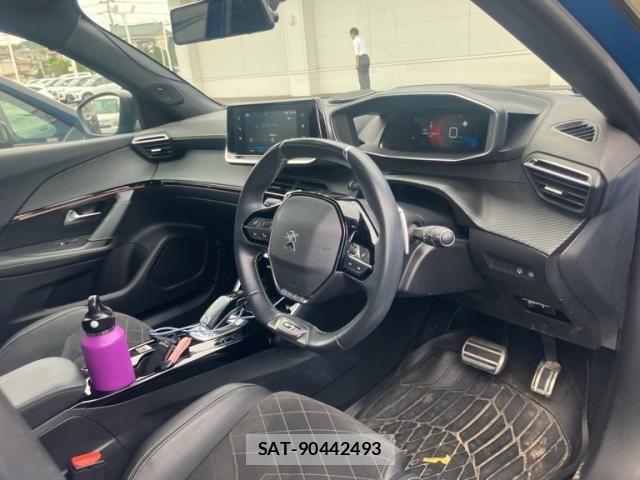Peugeot 2008 2021-12 8037566-12