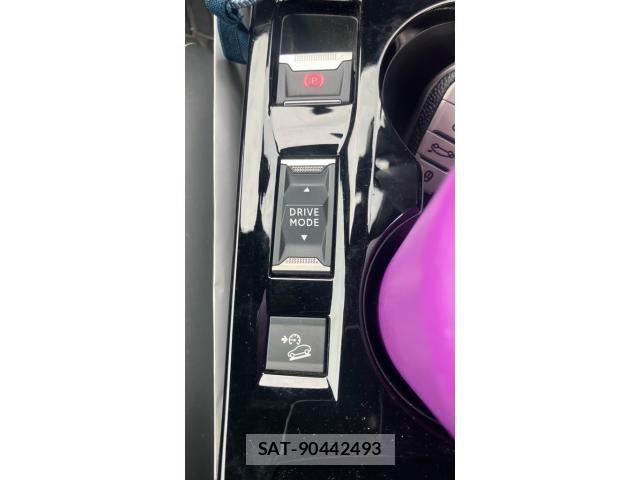 Peugeot 2008 2021-12 8037566-23