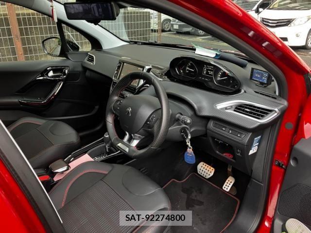 Peugeot 2008 2017-05 8037565-10