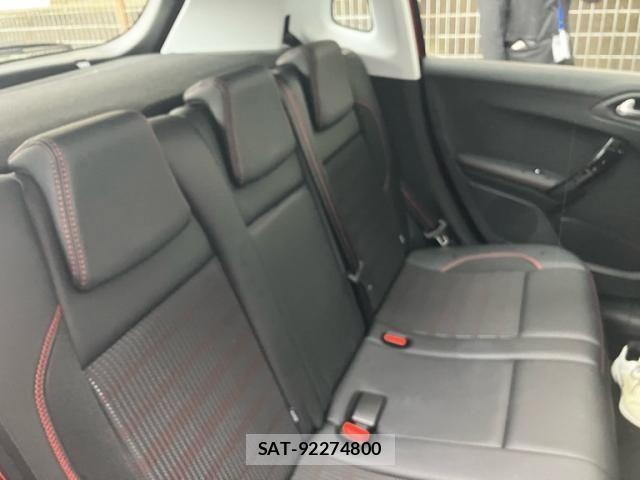 Peugeot 2008 2017-05 8037565-12