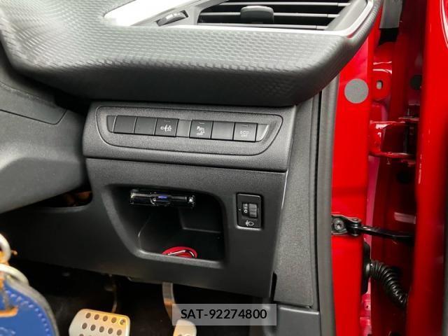 Peugeot 2008 2017-05 8037565-17