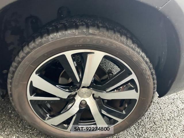 Peugeot 2008 2017-05 8037565-5