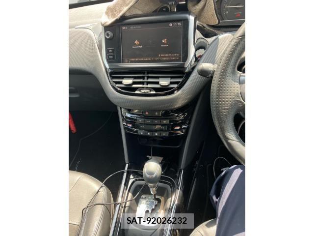 Peugeot 2008 2018-07 8075098-12