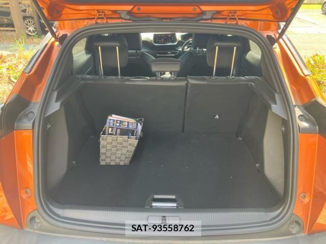 Peugeot 2008 2021-03 8101177-8