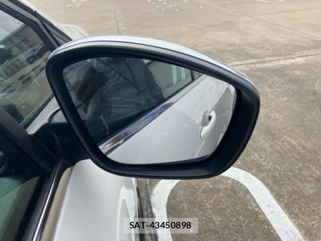 Peugeot 2008 2015-02 8231276-10