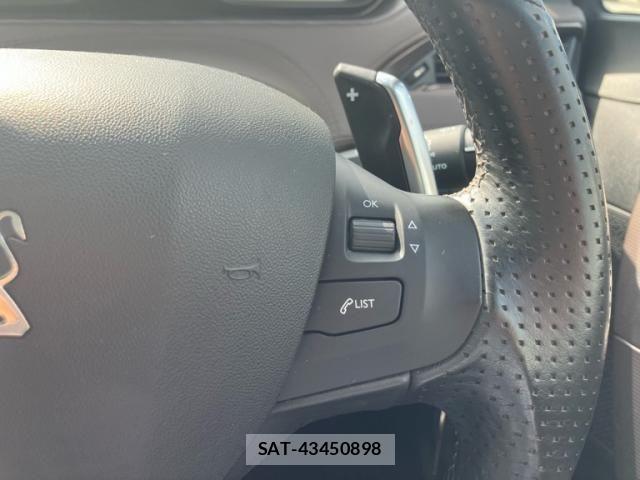 Peugeot 2008 2015-02 8231276-21