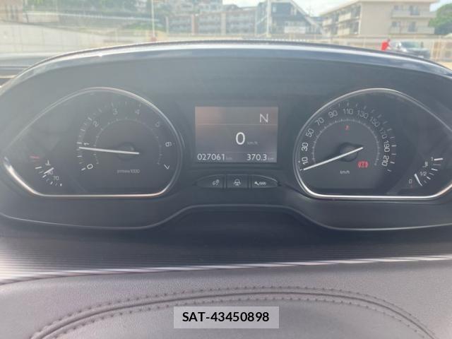 Peugeot 2008 2015-02 8231276-23