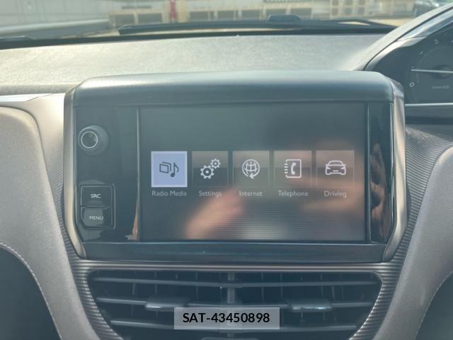 Peugeot 2008 2015-02 8231276-24