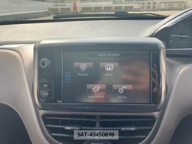 Peugeot 2008 2015-02 8231276-25