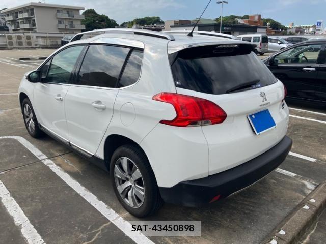 Peugeot 2008 2015-02 8231276-2