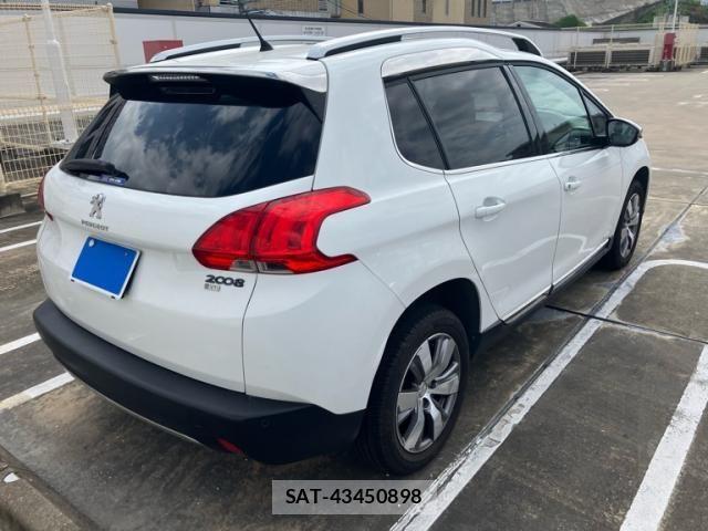 Peugeot 2008 2015-02 8231276-3