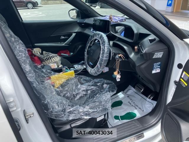 Peugeot 2008 2021-06 8231275-14