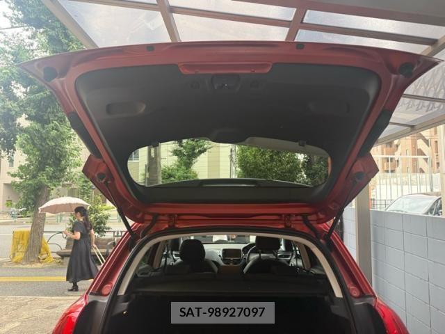 Peugeot 2008 2016-03 8246317-13