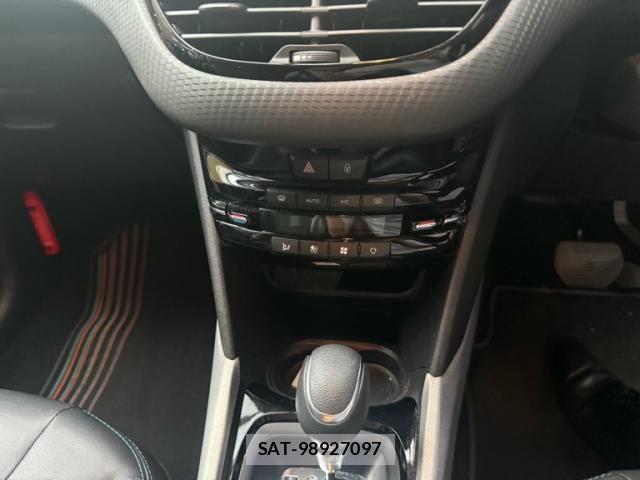 Peugeot 2008 2016-03 8246317-19