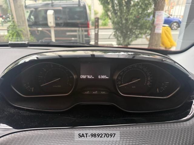 Peugeot 2008 2016-03 8246317-21