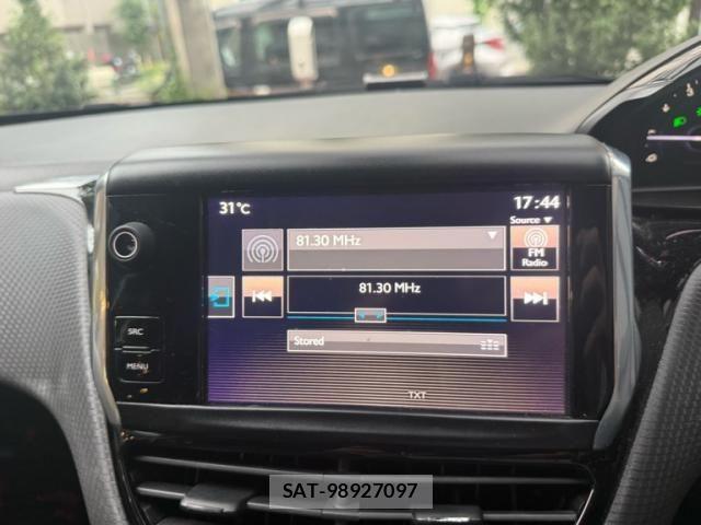 Peugeot 2008 2016-03 8246317-22