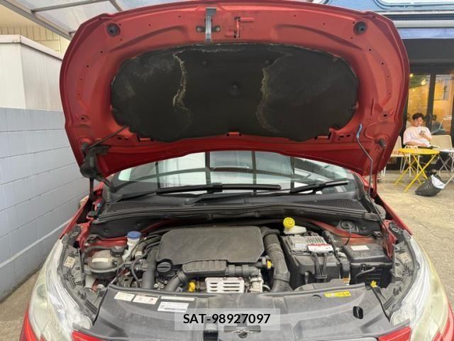 Peugeot 2008 2016-03 8246317-27