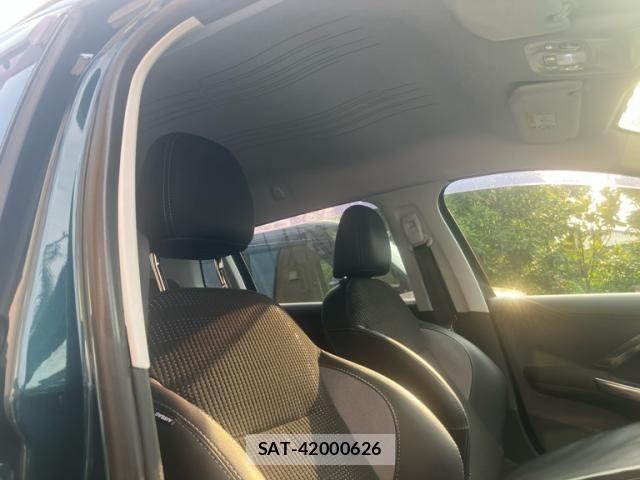 Peugeot 2008 2017-12 8316350-11