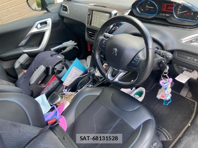 Peugeot 2008 2020-02 8316348-8
