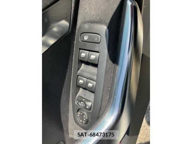 Peugeot 2008 2017-03 8316351-10