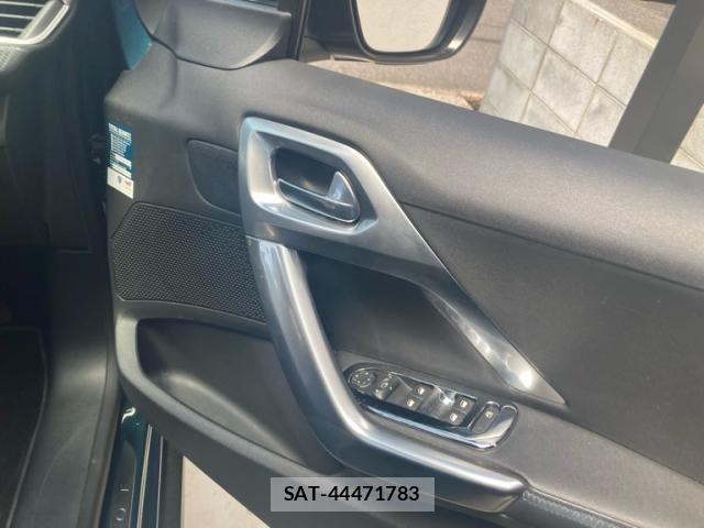 Peugeot 2008 2019-06 8337365-13