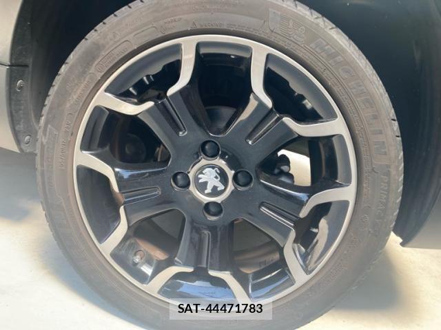 Peugeot 2008 2019-06 8337365-5