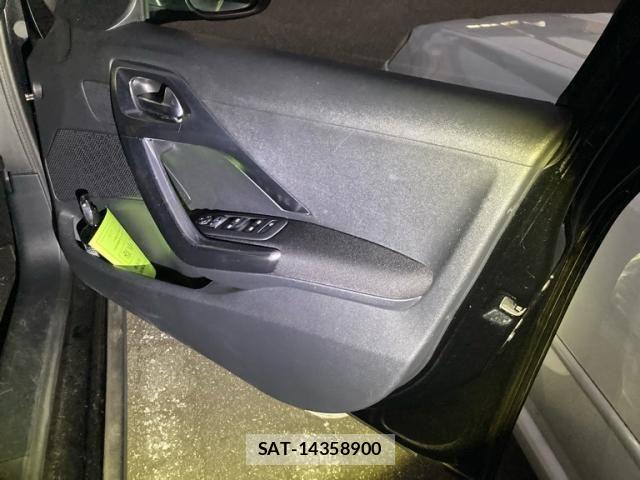 Peugeot 2008 2017-08 8355323-10