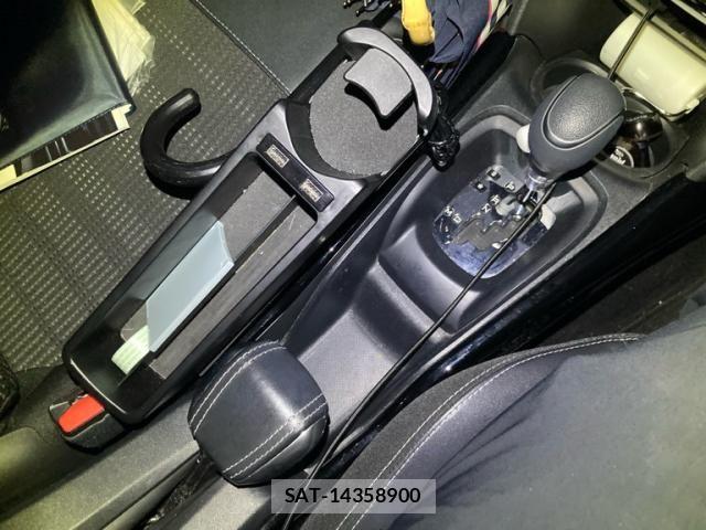 Peugeot 2008 2017-08 8355323-19