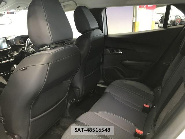 Peugeot 2008 2021-06 8368075-11
