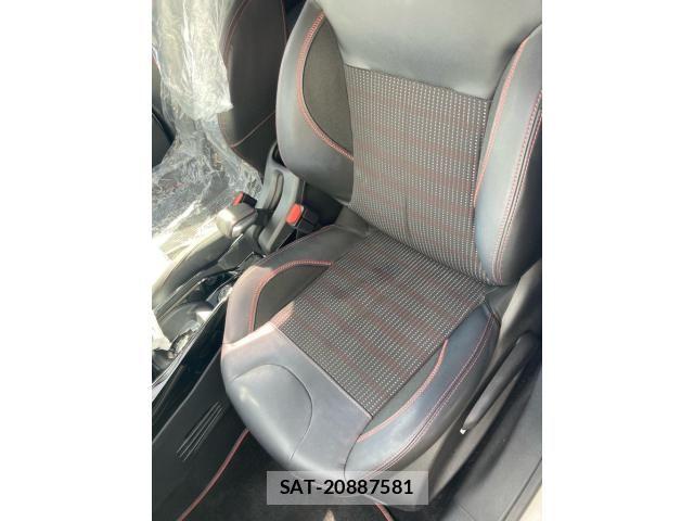 Peugeot 2008 2016-11 8368076-12