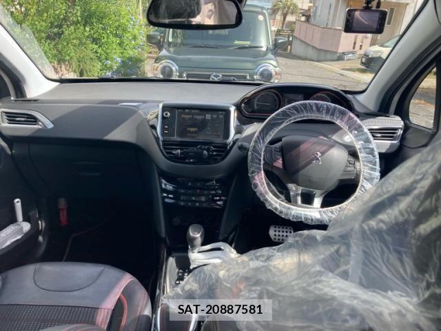 Peugeot 2008 2016-11 8368076-15
