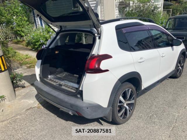 Peugeot 2008 2016-11 8368076-1