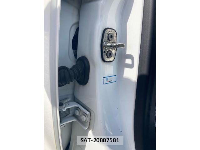 Peugeot 2008 2016-11 8368076-19