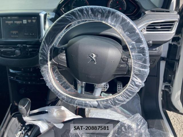 Peugeot 2008 2016-11 8368076-23