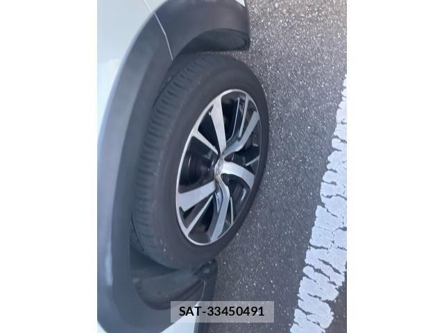 Peugeot 2008 2017-08 8368073-2