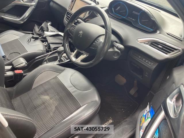 Peugeot 2008 2017-03 8372042-10