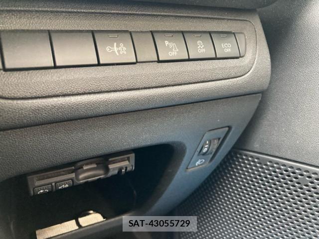 Peugeot 2008 2017-03 8372042-12